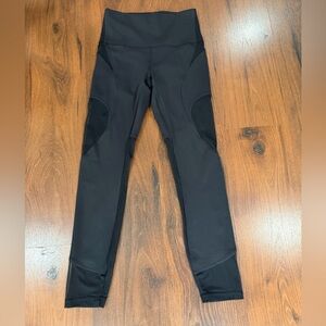 Lululemon Leggings Womens Size 4 Mesh in Motion Crop 23 Luxtreme Yoga Gym Run